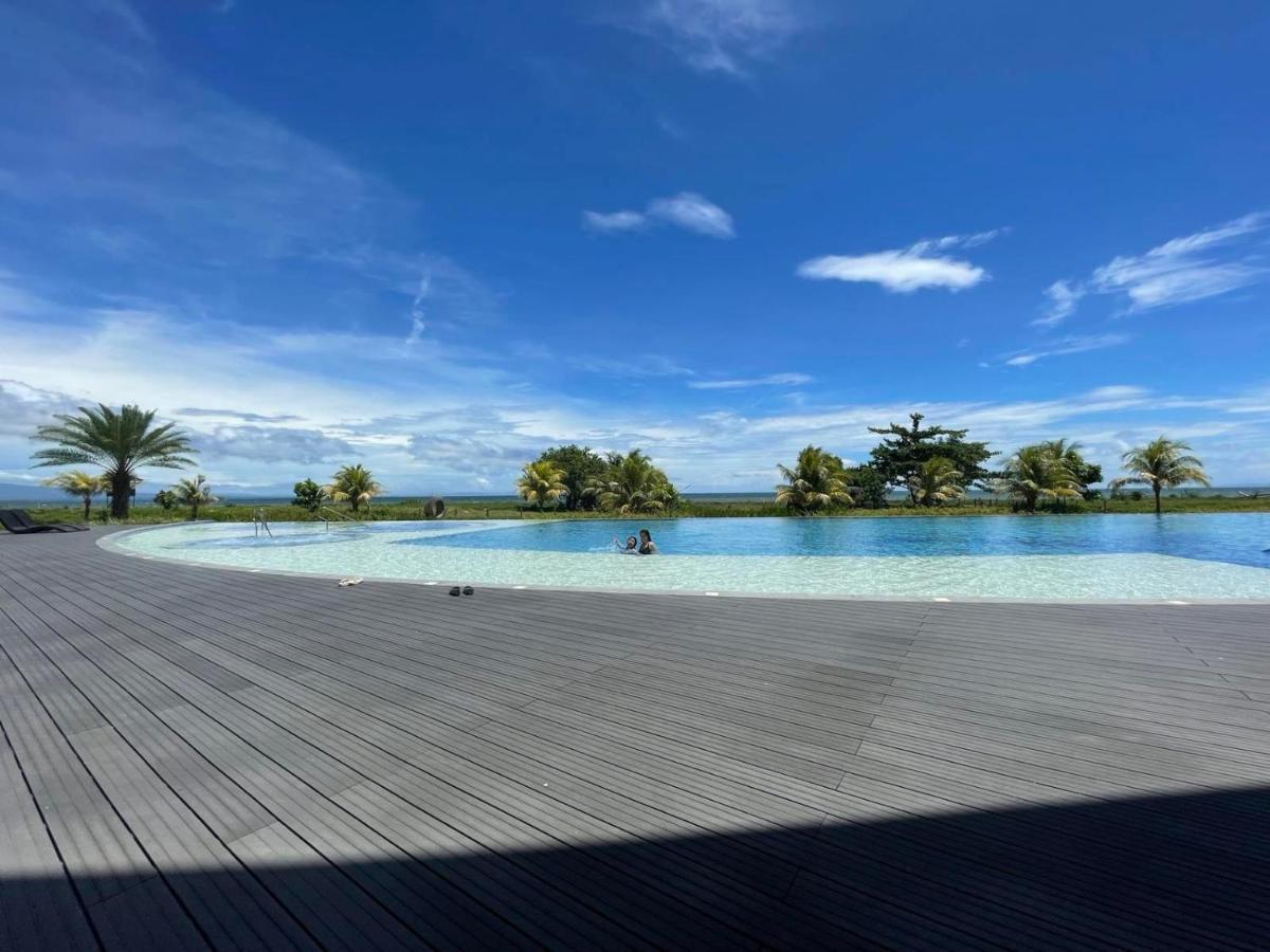 Seafront Residences Vacation Getaway San Juan  Eksteriør bilde